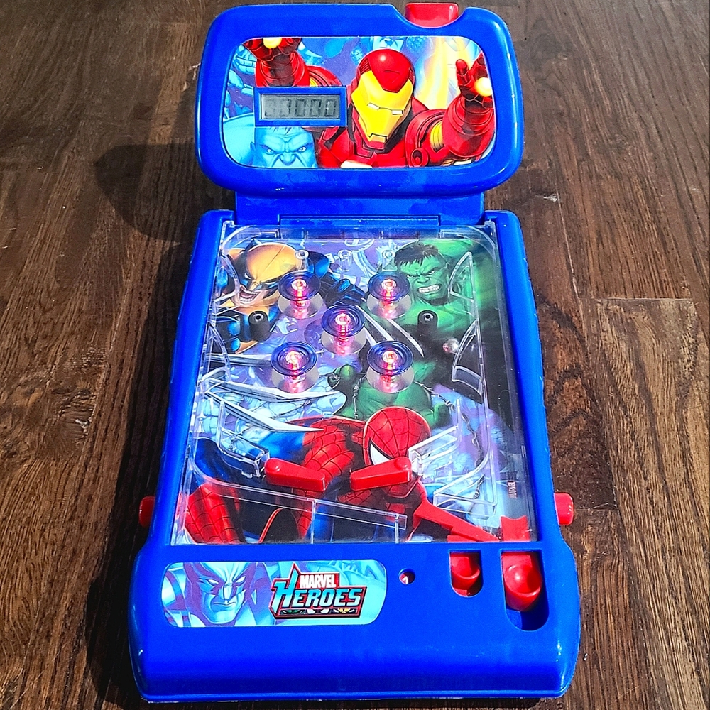 Marvel Heroes pinball with lights and sounds
